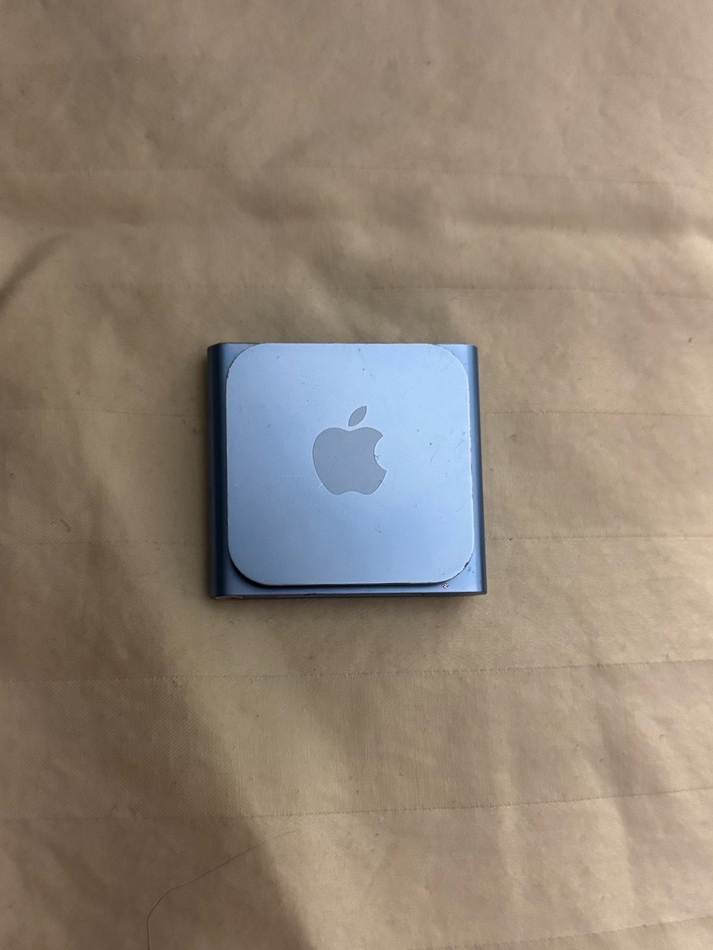 Apple iPod nano 6th Gen 16GB Blue Digital Music Player Headphone Jack UNTESTED